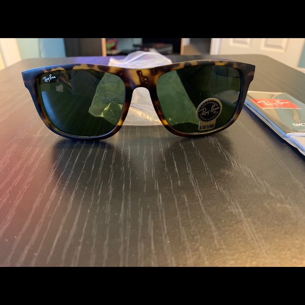 Wayfarer Sunglasses. Brown/print